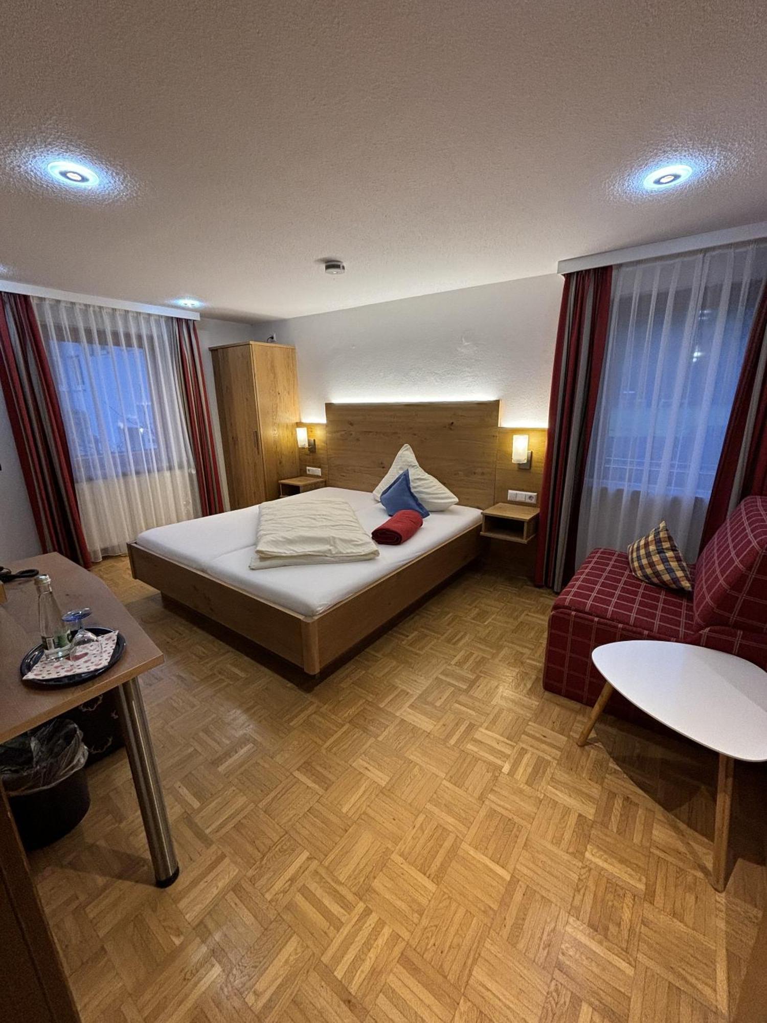Landgasthaus Zur Linde, Neusatz Bühl Pokoj fotografie